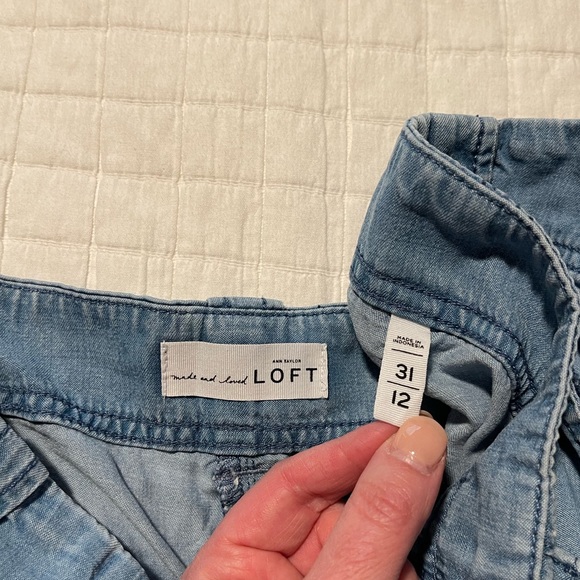 LOFT Lightweight Denim Shorts - Picture 3 of 3